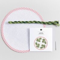 Borduurpakket onderzetter rond dennentakken