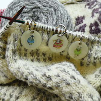 Sheep In Sweaters II steekmarkeerders in een zakblik
