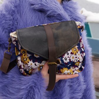 Gobelinstof Blue &amp; Purple &ndash; Luxe gobelin met bloemenmotief