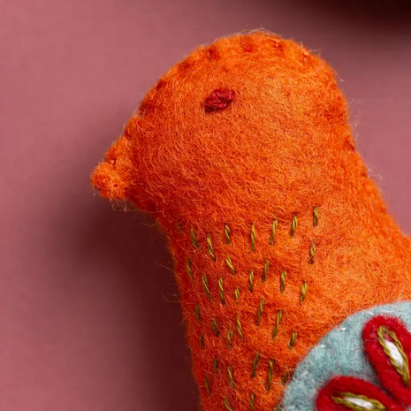 Borduurpakket &ndash; Folk Geborduurde Vogels van Corinne Lapierre