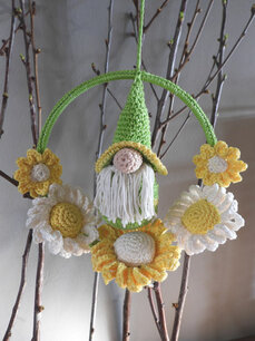 Funny Gnoomy Spring (in ring 15 cm) Funny Gnoomy Spring (in ring 15 cm)